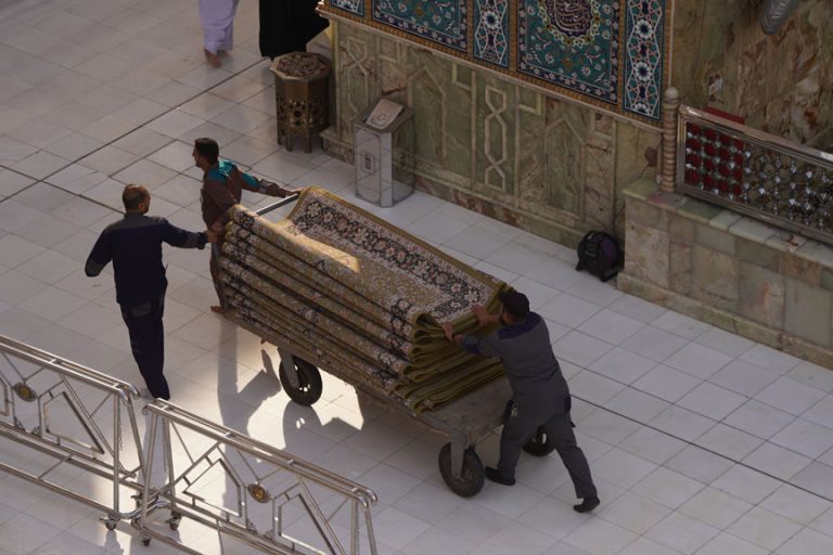 Holy Shrine Courtyard Carpets
