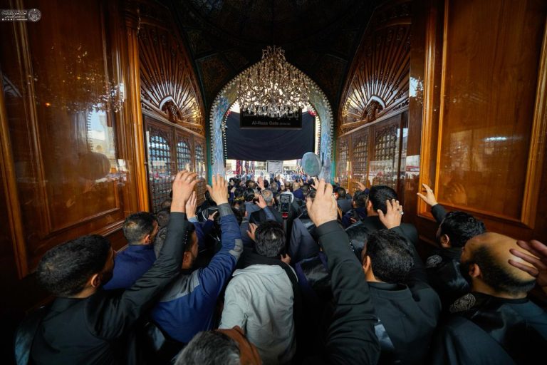 Servants Imam al-Hadi Shrine