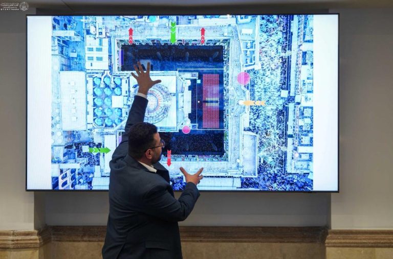 Unveiling of the Golden Iwan