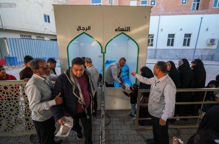 Thousands of Cake Portions to Pilgrims