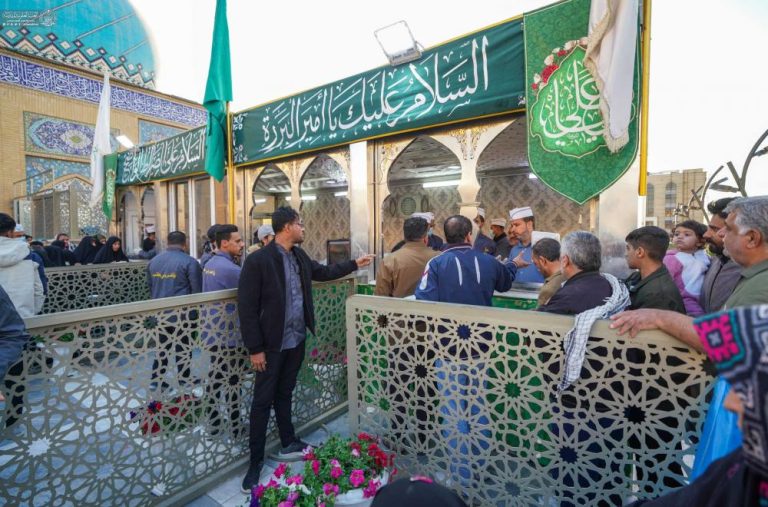 Thousands of Cake Portions to Pilgrims